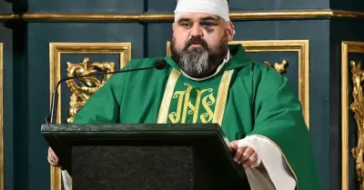 Podkarpackie: ranny ksiądz z Jarosławia wybaczył nożownikowi. Filozof: trudno o bardziej przejmujące słowa